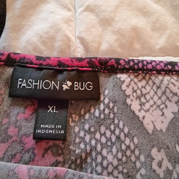 XL Ladies Camisole/tee shirt soft stretchy material. Like new, Fashion Bug - Picture 4 of 4